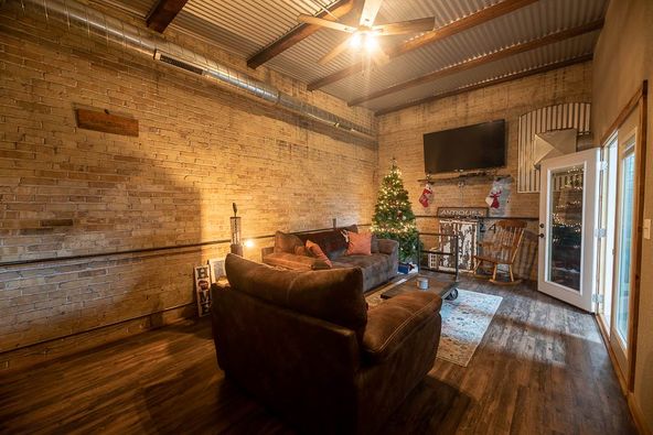 515 W Fulton St, Edgerton, WI 53534